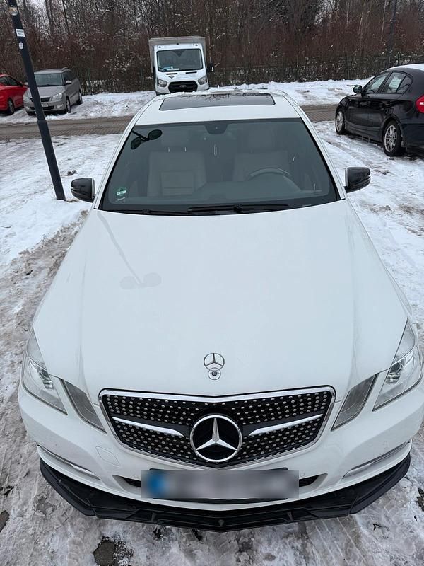 Gebraucht Mercedes E350 306 PS (225 kW) 2011 Weiß Limousine