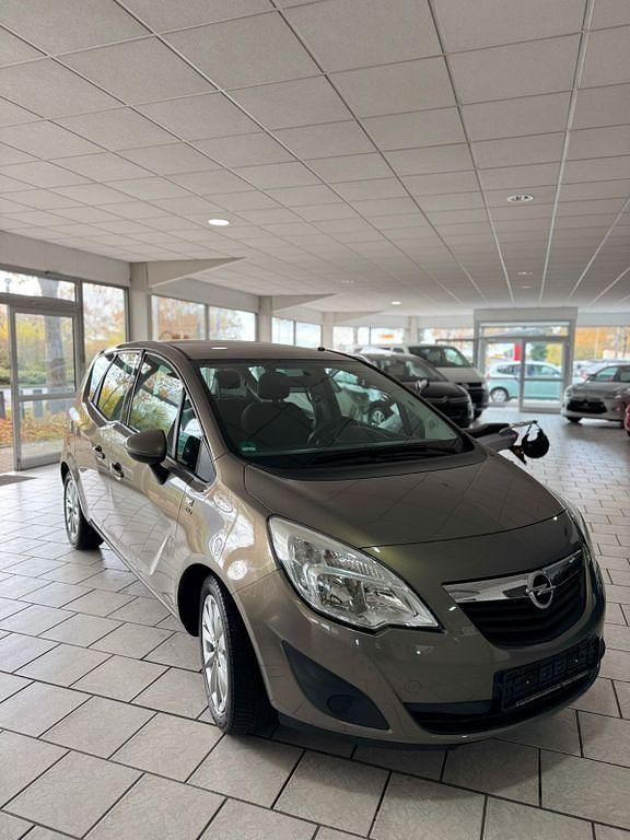 Gebraucht Opel Meriva Active 120 PS (88 kW) 2013 Braun Van / Kleinbus
