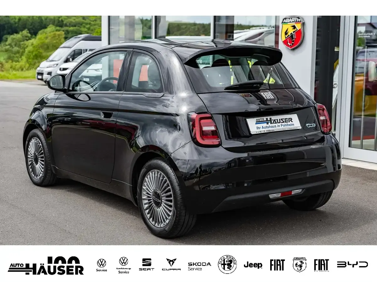 Gebraucht Fiat 500e Icon 86 kW (118 PS) 2023 Schwarz Kleinwagen