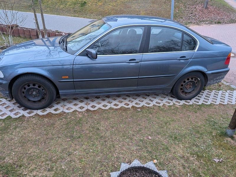 Gebraucht BMW 320 150 PS (110 kW) 1999 Blau Limousine