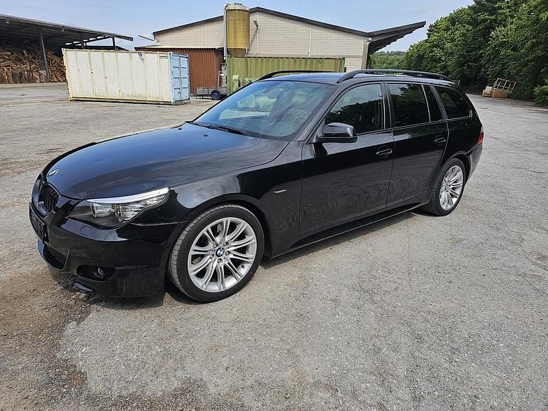 Gebraucht BMW 525 M Sport 197 PS (144 kW) 2010 Schwarz Kombi