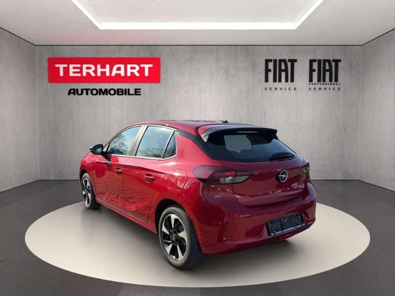 Gebraucht Opel Corsa-e Edition 100 kW (136 PS) 2024 Lackierung peperoncino red/typ Kleinwagen