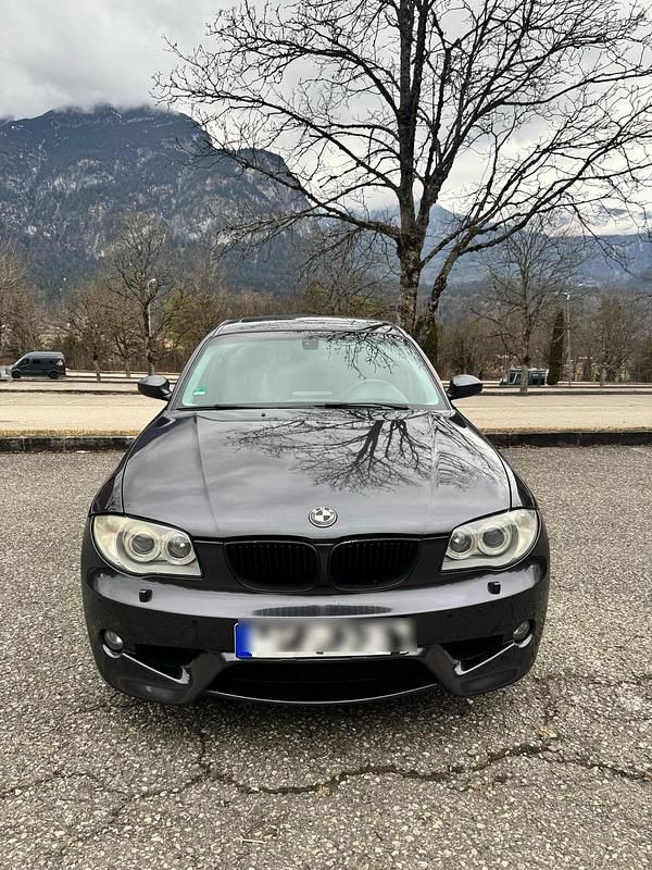 Grau Gebraucht 2005 BMW 120 Kleinwagen | 2.000 € (Fairer Preis) - Bild 1/4