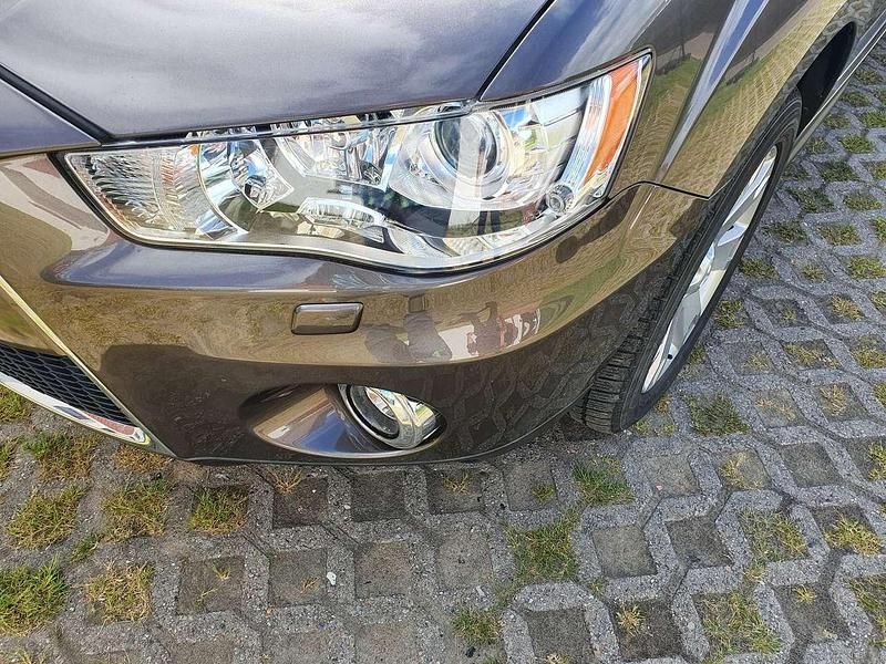 Gebraucht Mitsubishi Outlander Motion 177 PS (130 kW) 2012 Braun SUV