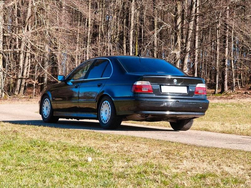 Second-hand BMW 525 Performance 163 CP (119 kW) 2002 Negru Berlinǎ