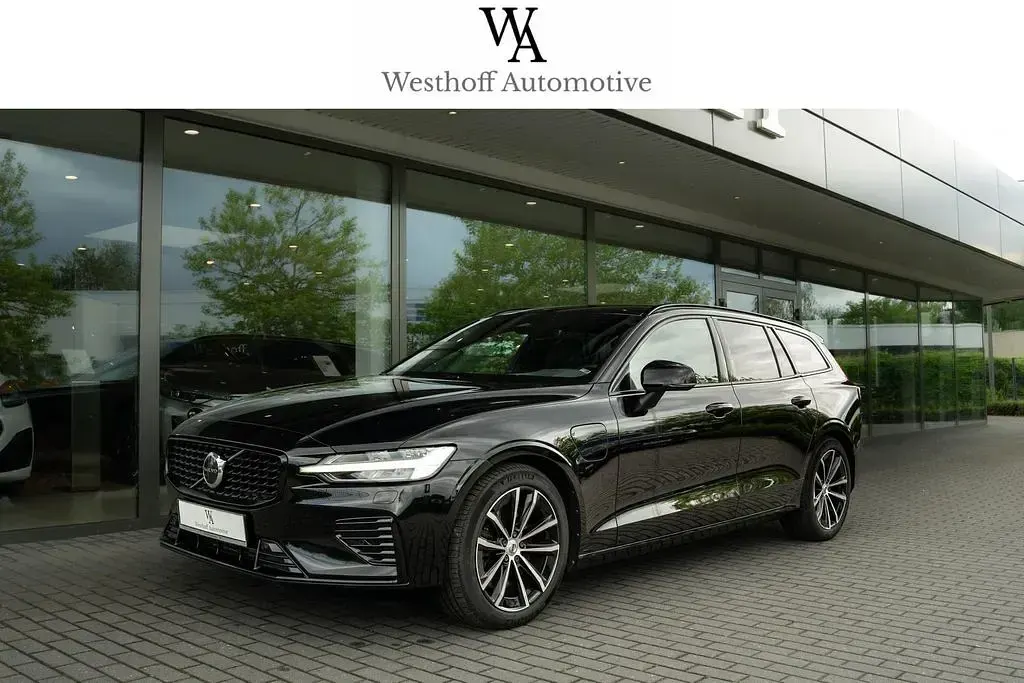 Gebraucht Volvo V60 Plus 455 PS (334 kW) 2023 Black solid "stone" / solid Kombi