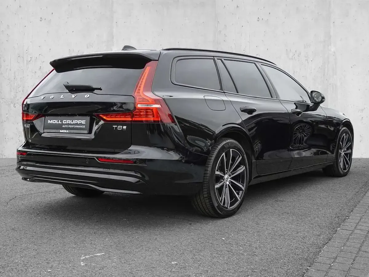 Gebraucht Volvo V60 Plus 310 PS (228 kW) 2024 Schwarz Kombi