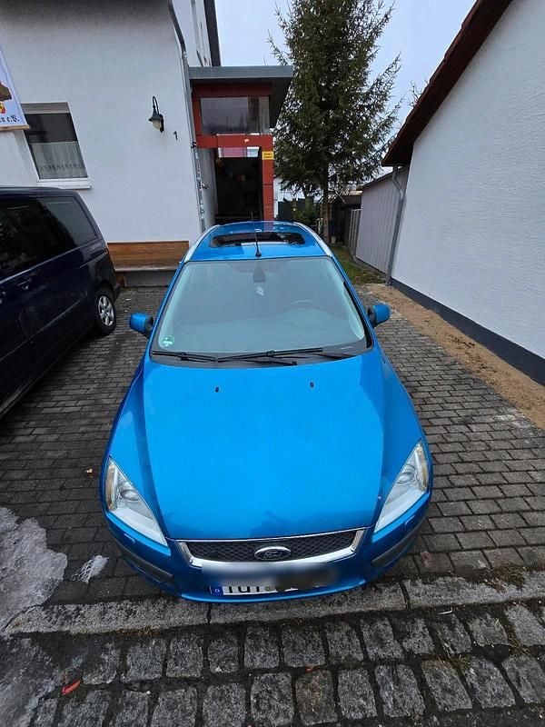 Gebraucht Ford Focus Ghia 125 PS (91 kW) 2006 Blau Kombi