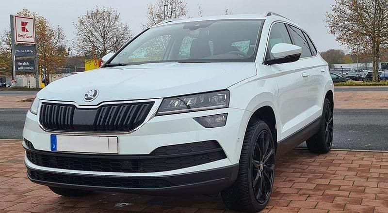 Weiß Gebraucht 2017 Skoda Karoq Style SUV | 18.600 € (Fairer Preis) - Bild 1/4