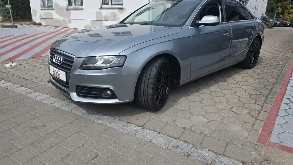 Gebraucht Audi A4 Attraction 190 PS (139 kW) 2011 Grau Limousine