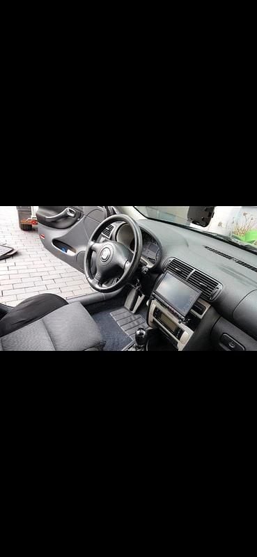 Second-hand Seat Toledo 105 CP (77 kW) 2004 Negru Berlinǎ