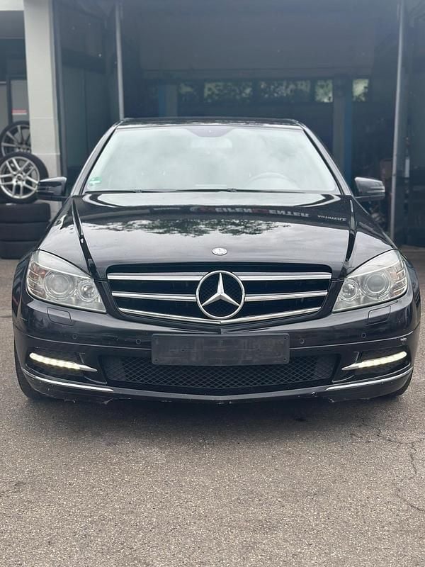 Gebraucht Mercedes C250 Avantgarde 205 PS (150 kW) 2011 Schwarz Limousine