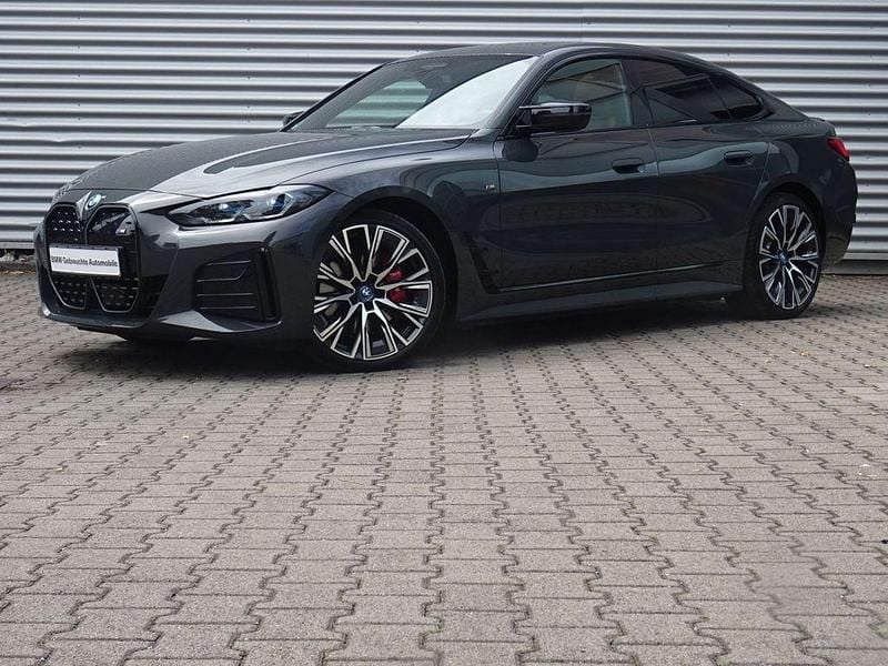 Dravitgrau met. Gebraucht 2022 BMW i4 Performance Limousine | 51.798 € (Fairer Preis) - Bild 1/4