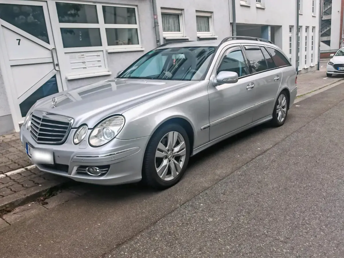 Gebraucht Mercedes E320 224 PS (164 kW) 2008 Silber Kombi