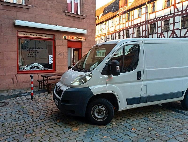 Weiß Gebraucht 2013 Peugeot Boxer Van | 12.900 € (Etwas zu teuer) - Bild 1/4