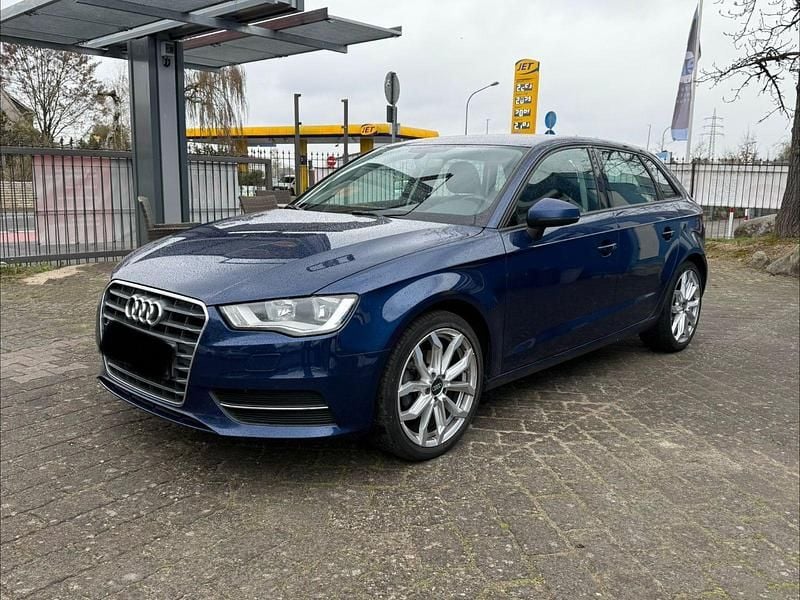 Gebraucht Audi A3 Sportback Attraction 125 PS (91 kW) 2016 Kleinwagen