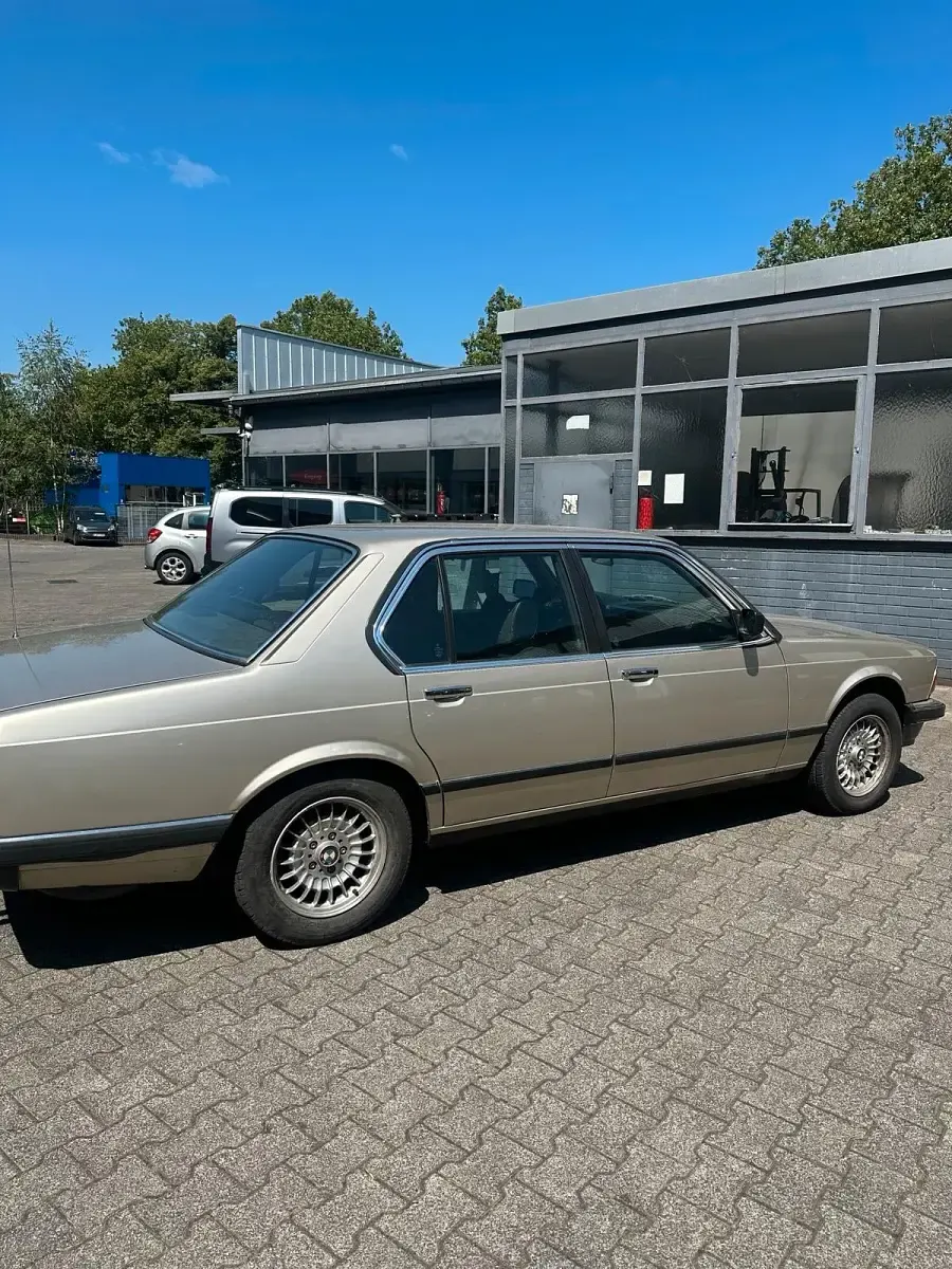 Gebraucht BMW 728 Basis 135 PS (99 kW) 1983 Limousine