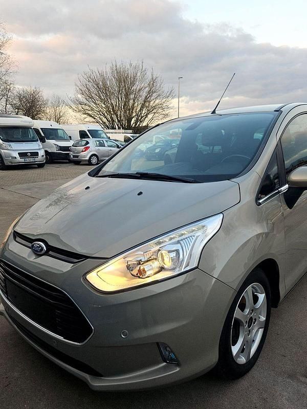 Gebraucht Ford B-MAX Titanium 105 PS (77 kW) 2013 Silber Van / Kleinbus