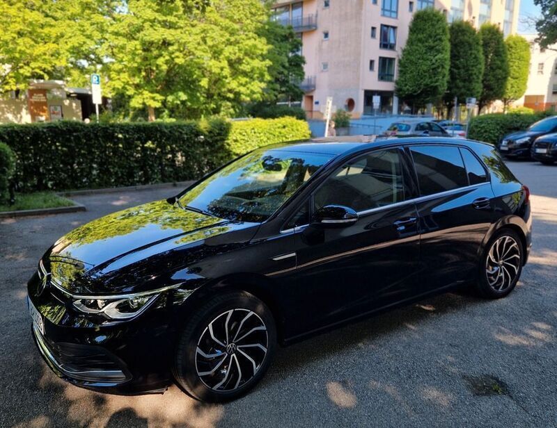 Schwarz Gebraucht 2020 VW Golf VIII Style Limousine | 18.400 € (Guter Preis) - Bild 1/4