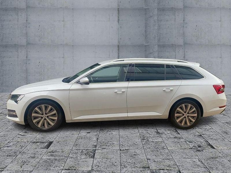 Gebraucht Skoda Superb Style 190 PS (139 kW) 2021 Moonweiss metallic Kombi