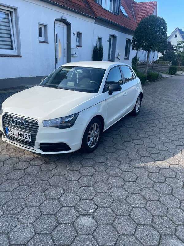 Gebraucht 2013 Audi A1 Sportback Kleinwagen | 8.450 € (Guter Preis) - Bild 1/4