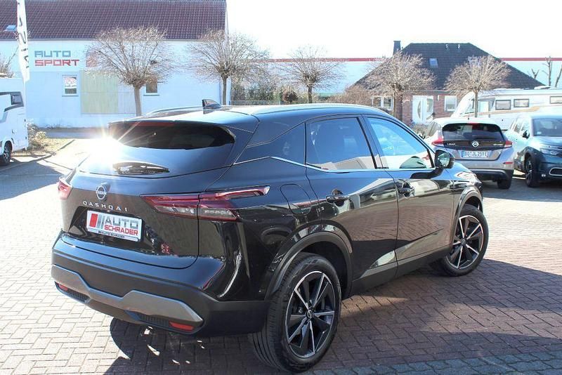 Gebraucht Nissan Qashqai Tekna 158 PS (116 kW) 2022 Schwarz SUV