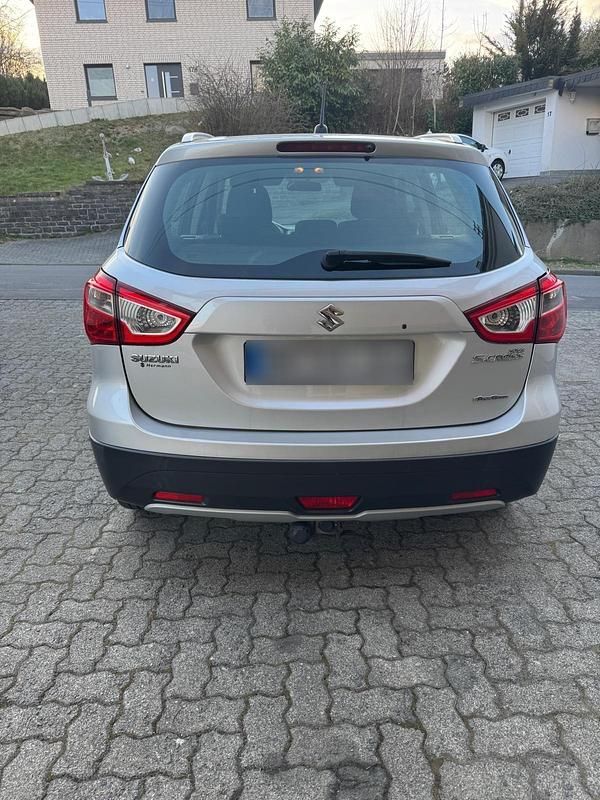 Gebraucht Suzuki SX4 120 PS (88 kW) 2016 Silber Limousine