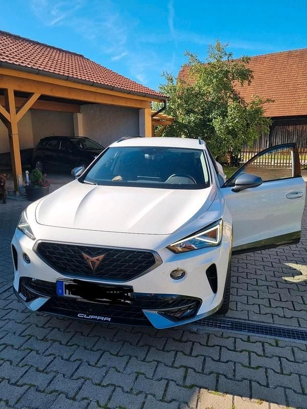 Weiß Gebraucht 2023 Cupra Formentor SUV | 25.599 € (Guter Preis) - Bild 1/4