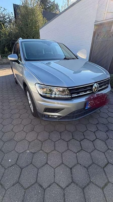 Silber Gebraucht 2019 VW Tiguan Comfortline SUV | 19.799 € (Superpreis) - Bild 1/4