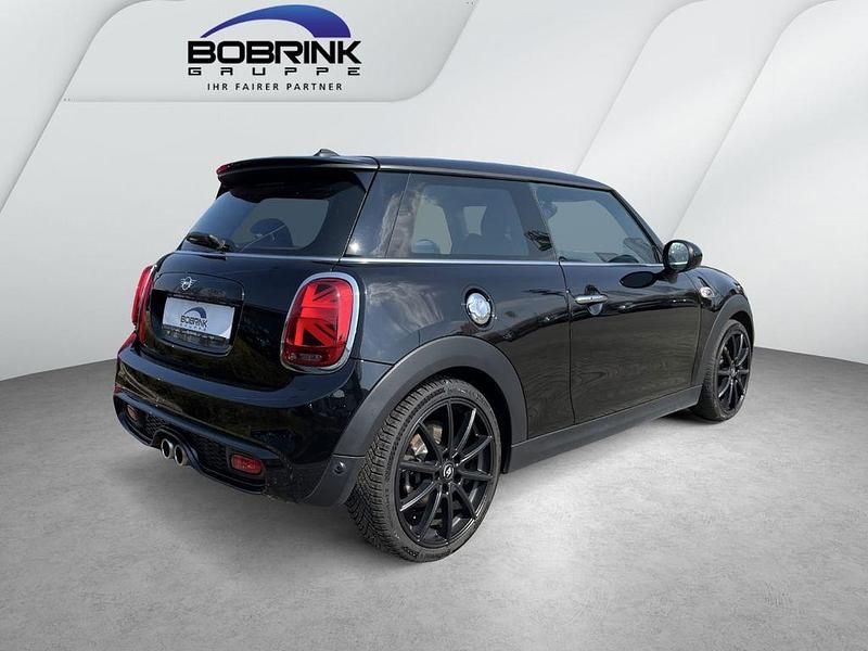 Second-hand Mini Cooper S Chili 192 CP (141 kW) 2019 Negru Hatchback