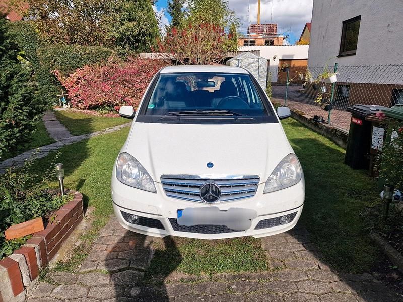 Gebraucht Mercedes A160 Avantgarde 95 PS (69 kW) 2009 Weiß Kleinwagen