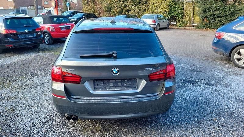 Gebraucht BMW 520 184 PS (135 kW) 2014 Grau Kombi