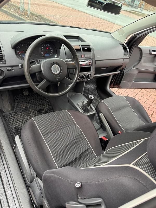Gebraucht VW Polo 64 PS (47 kW) 2004 Schwarz Kleinwagen