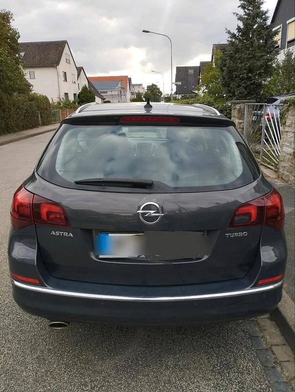 Grau Gebraucht 2013 Opel Astra Kombi | 3.200 € (Superpreis) - Bild 1/4