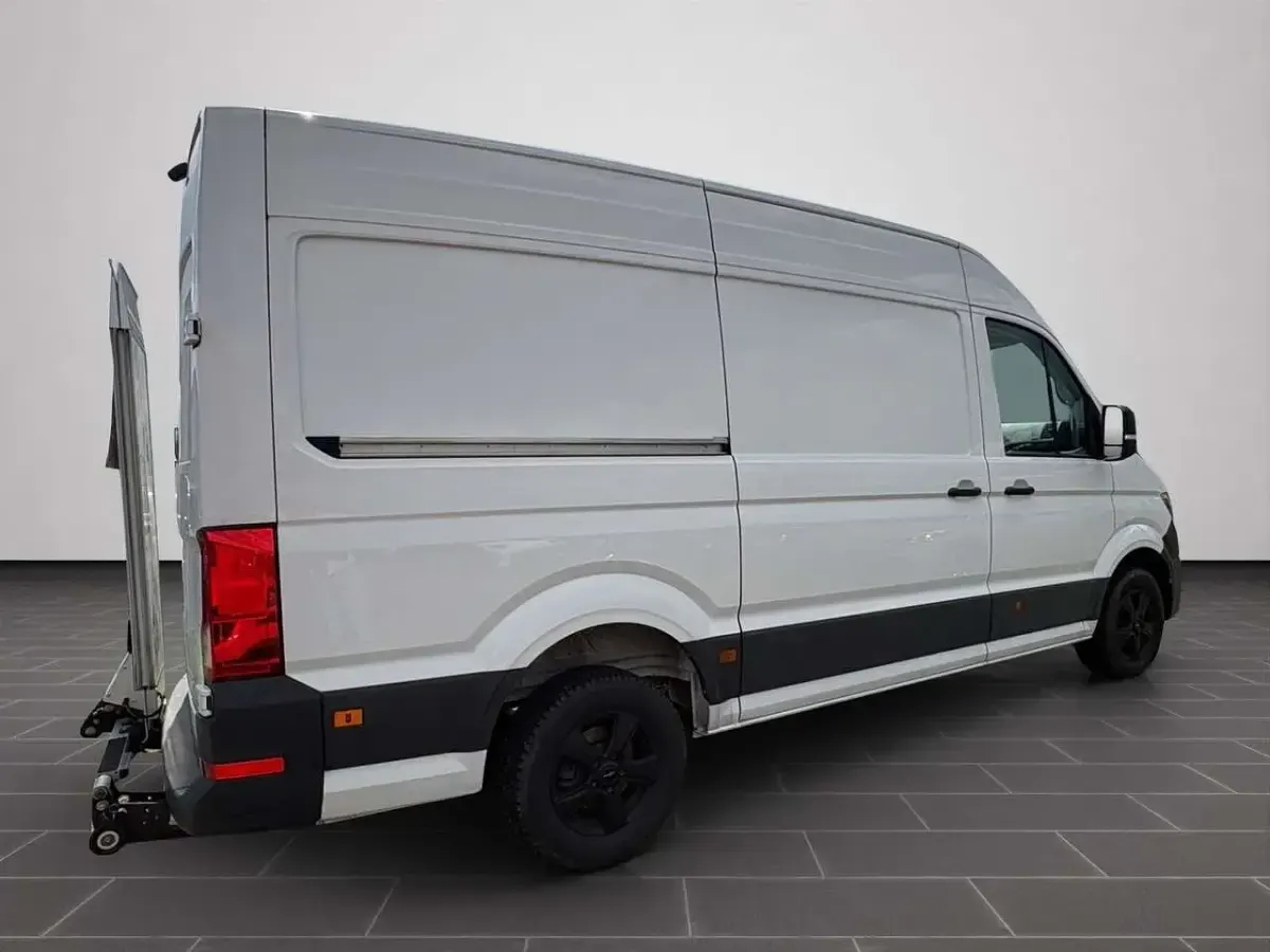 Gebraucht VW Crafter R 140 PS (102 kW) 2023 Candyweiß Van