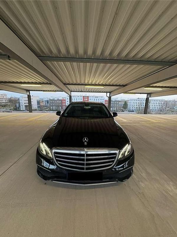 Gebraucht Mercedes E350 Avantgarde 258 PS (189 kW) 2017 Limousine