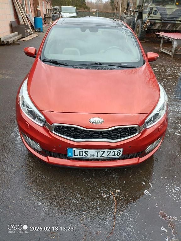 Gebraucht Kia ProCeed Vision 135 PS (99 kW) 2013 Orange Kleinwagen