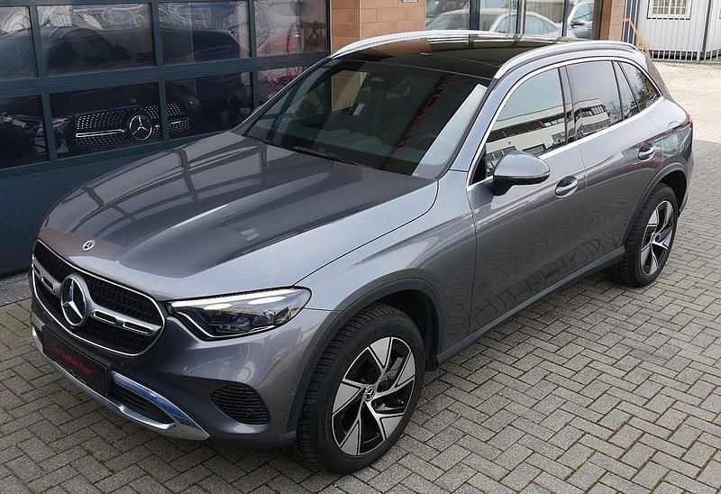 Gebraucht Mercedes GLC300e Advanced Plus 313 PS (230 kW) 2023 Grau SUV