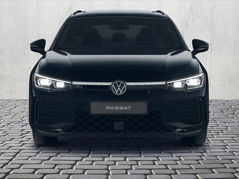 Gebraucht VW Passat R-line 193 PS (141 kW) 2025 Grenadillschwarz metallic Kombi