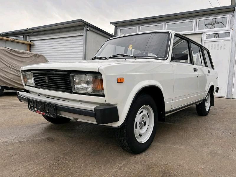 Weiß Gebraucht 1989 Lada 2104 Kombi | 11.555 € - Bild 1/4