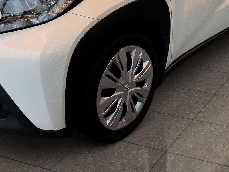 Gebraucht Toyota Aygo 72 PS (52 kW) 2023 Weiß Kleinwagen