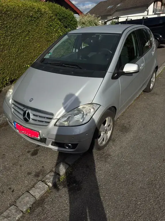 Gebraucht Mercedes A180 109 PS (80 kW) 2009 Silber Van / Kleinbus