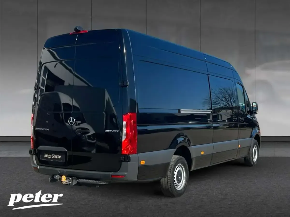 Second-hand Mercedes Sprinter 170 CP (125 kW) 2021 Negru Van