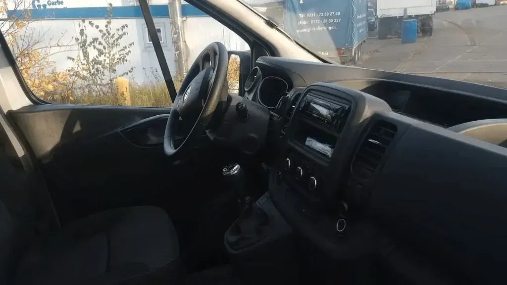 Gebraucht Renault Trafic Komfort 145 PS (106 kW) 2021 Weiß Van / Kleinbus