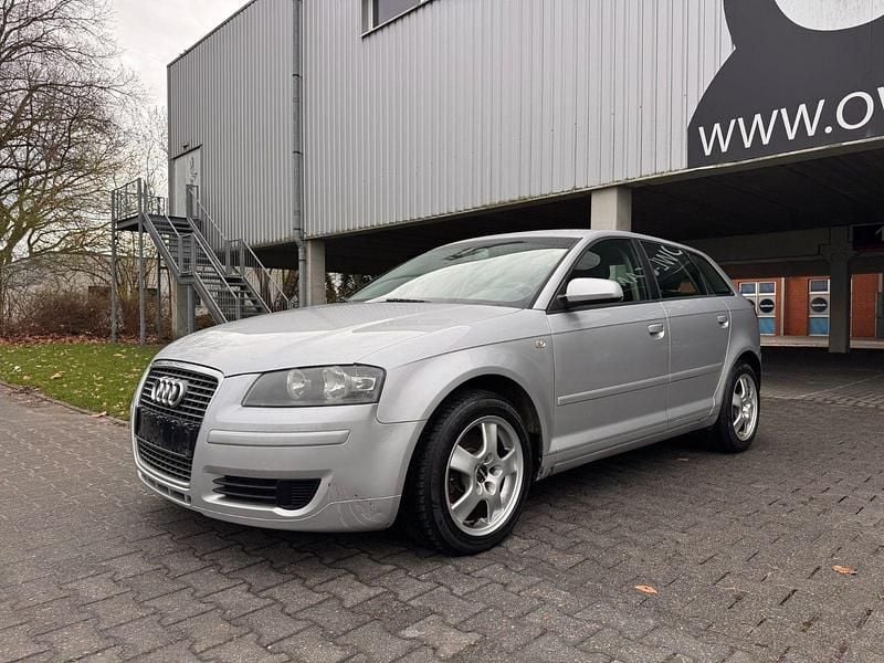 Gebraucht Audi A3 Sportback Ambiente 116 PS (85 kW) 2005 Silber Kleinwagen