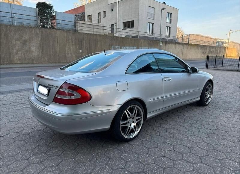 Silber Gebraucht 2002 Mercedes CLK240 Coupé | 4.400 € (Superpreis) - Bild 1/4