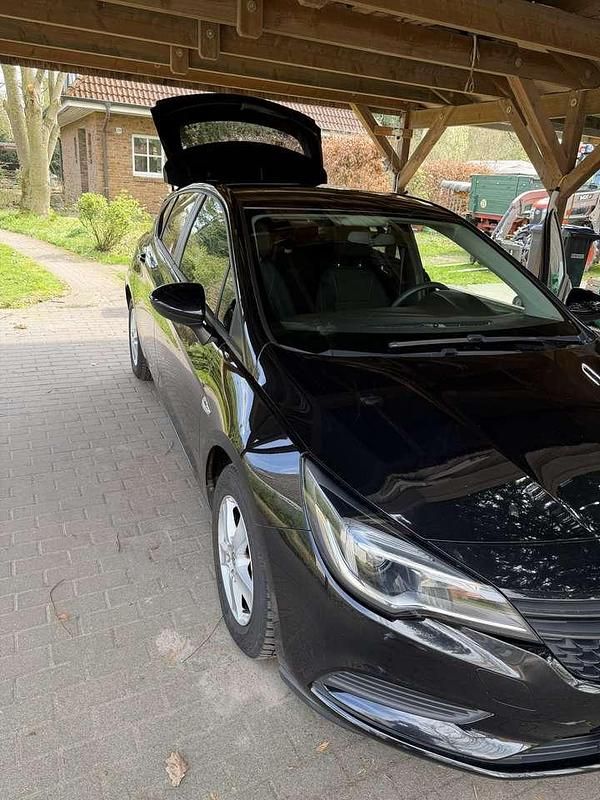 Brugt Opel Astra Selection 105 HK (77 kW) 2016 Sort Hatchback