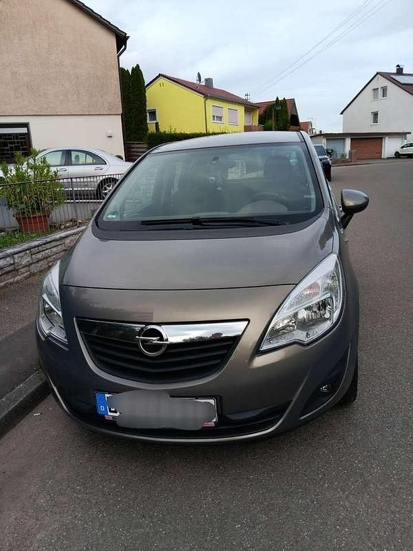 Braun Gebraucht 2010 Opel Meriva Innovation Van / Kleinbus | 5.400 € (Fairer Preis) - Bild 1/4