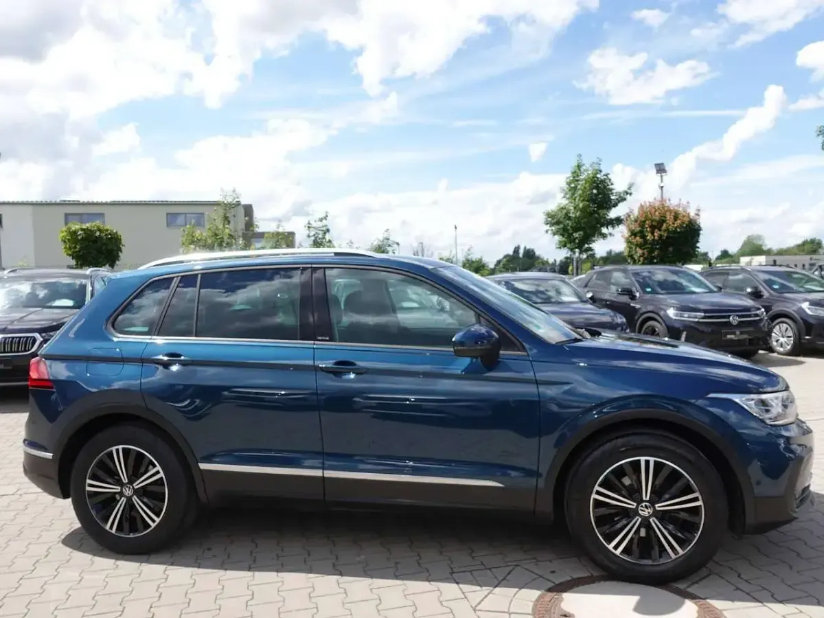 Gebraucht VW Tiguan Active 150 PS (110 kW) 2022 Nightshade blue metallic SUV