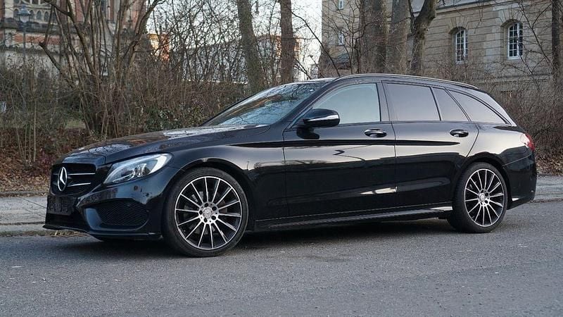 Schwarz Gebraucht 2015 Mercedes C200 AMG line Limousine | 13.500 € (Guter Preis) - Bild 1/4